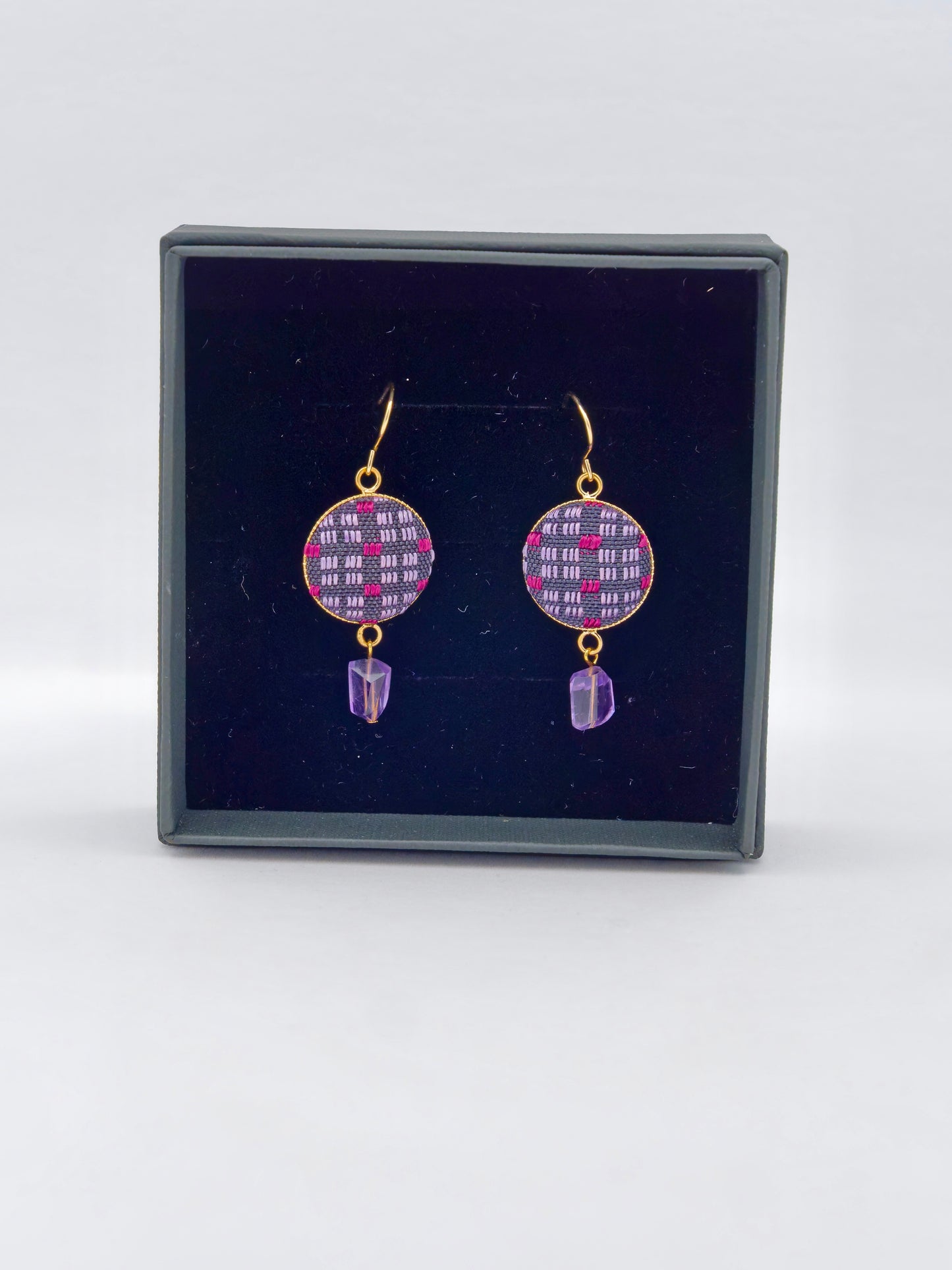 Chibana Hanaori x Natural Stone earrings- Amethyst