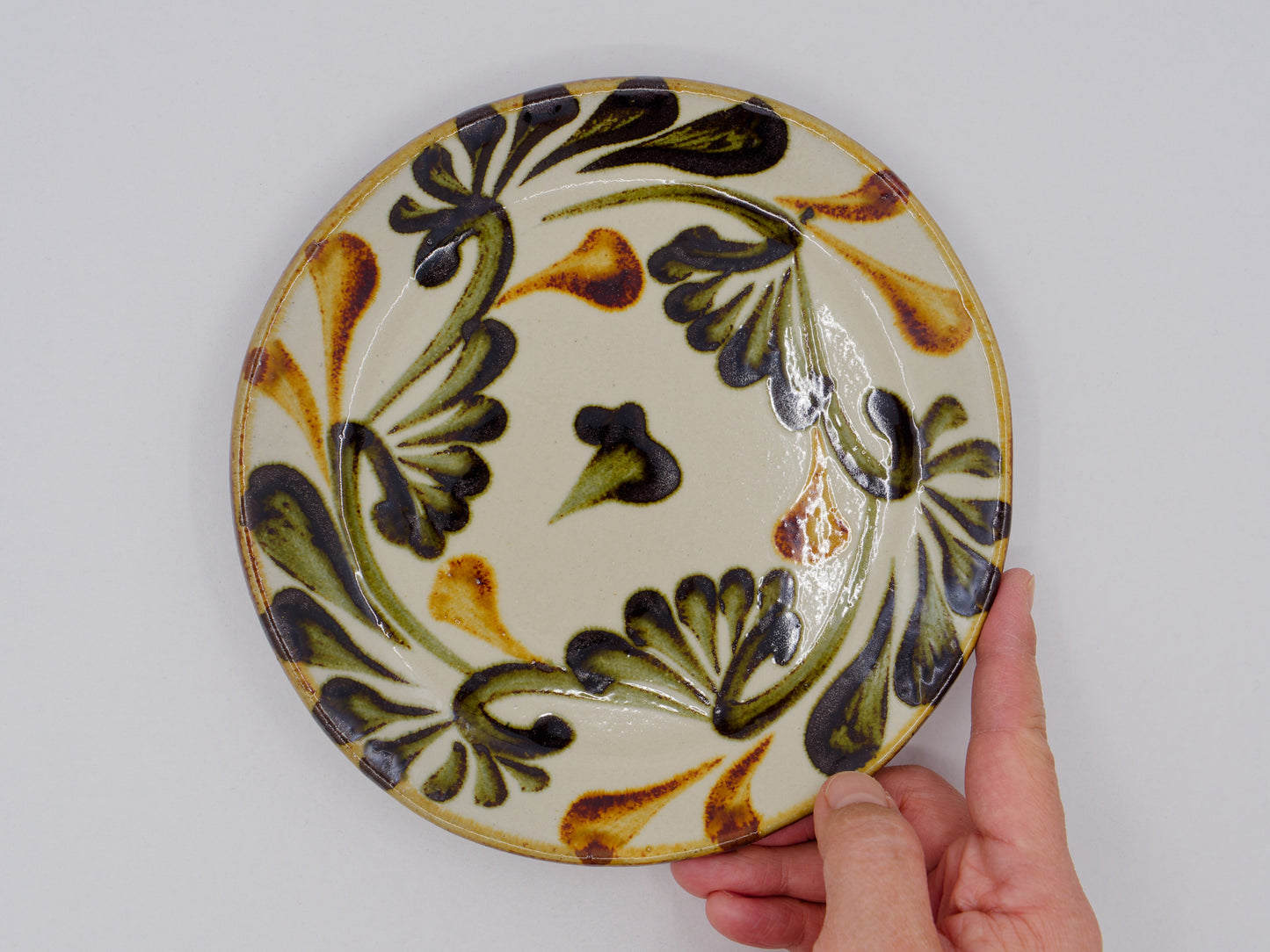 Kurogosu Karakusa Plate 7.2 inch - Tatara style