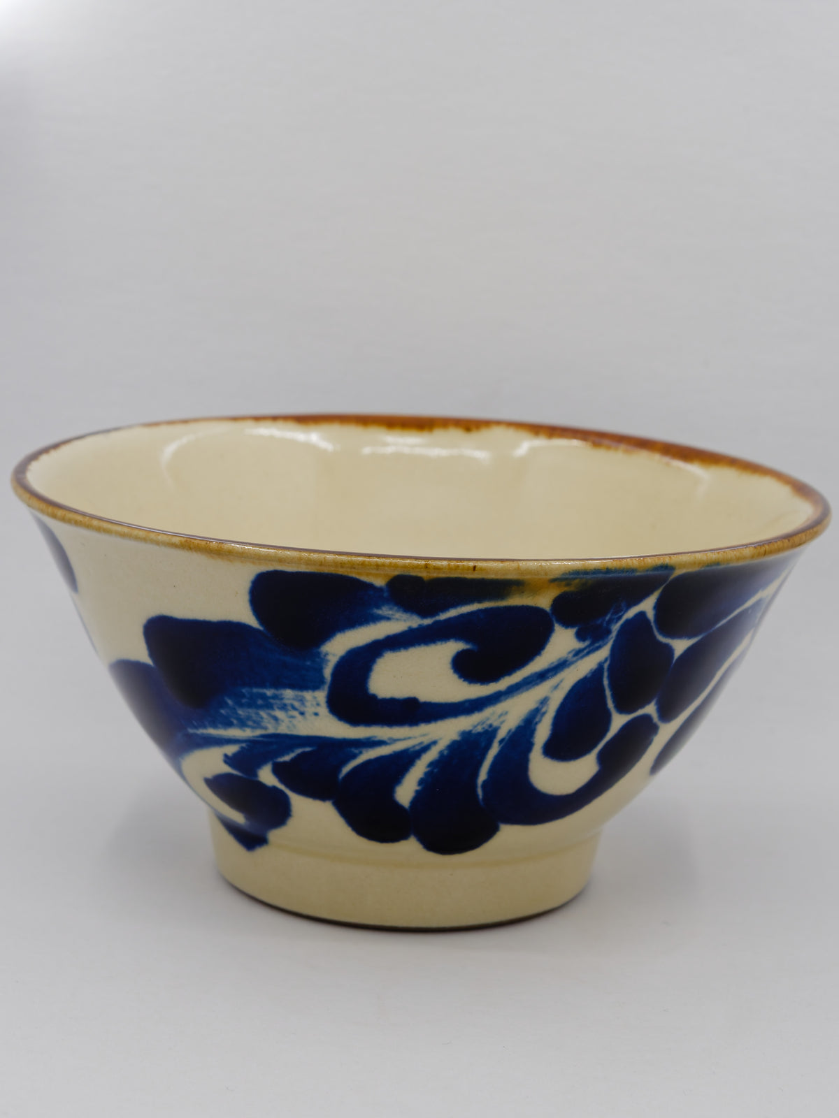 Karakusa Sometsuke Makai Bowl (Large)